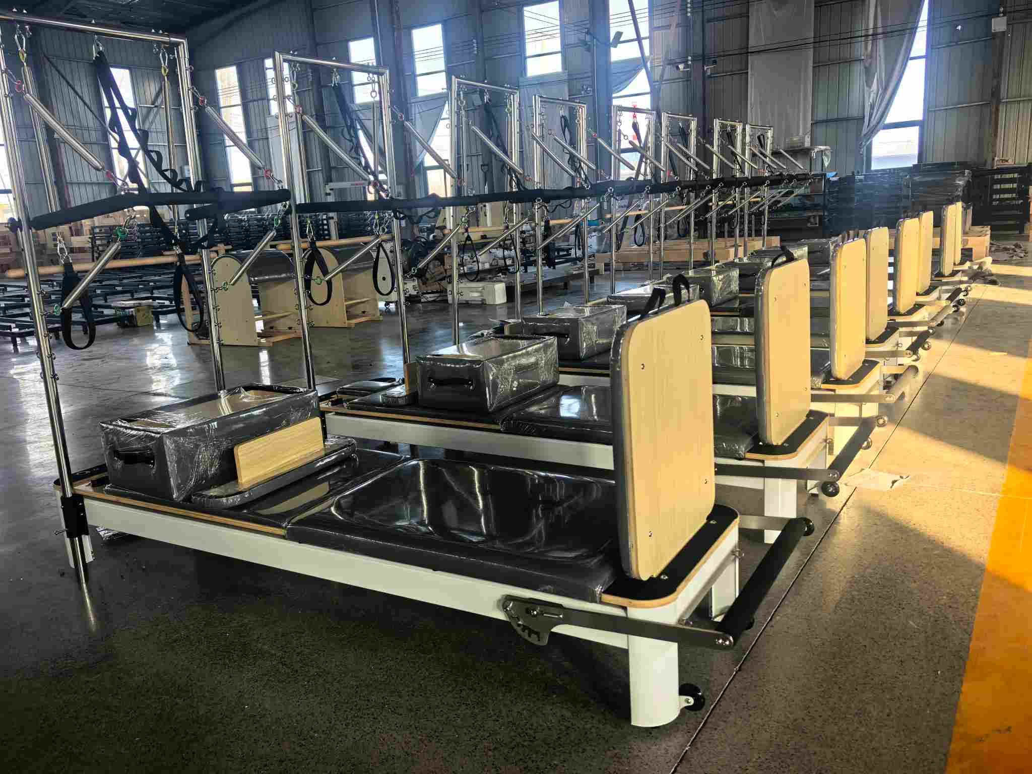 Bulkforsendelsesnyheter | Yingruis Supermodell Kommersielle Pilates Reformers eksportert til globale markeder